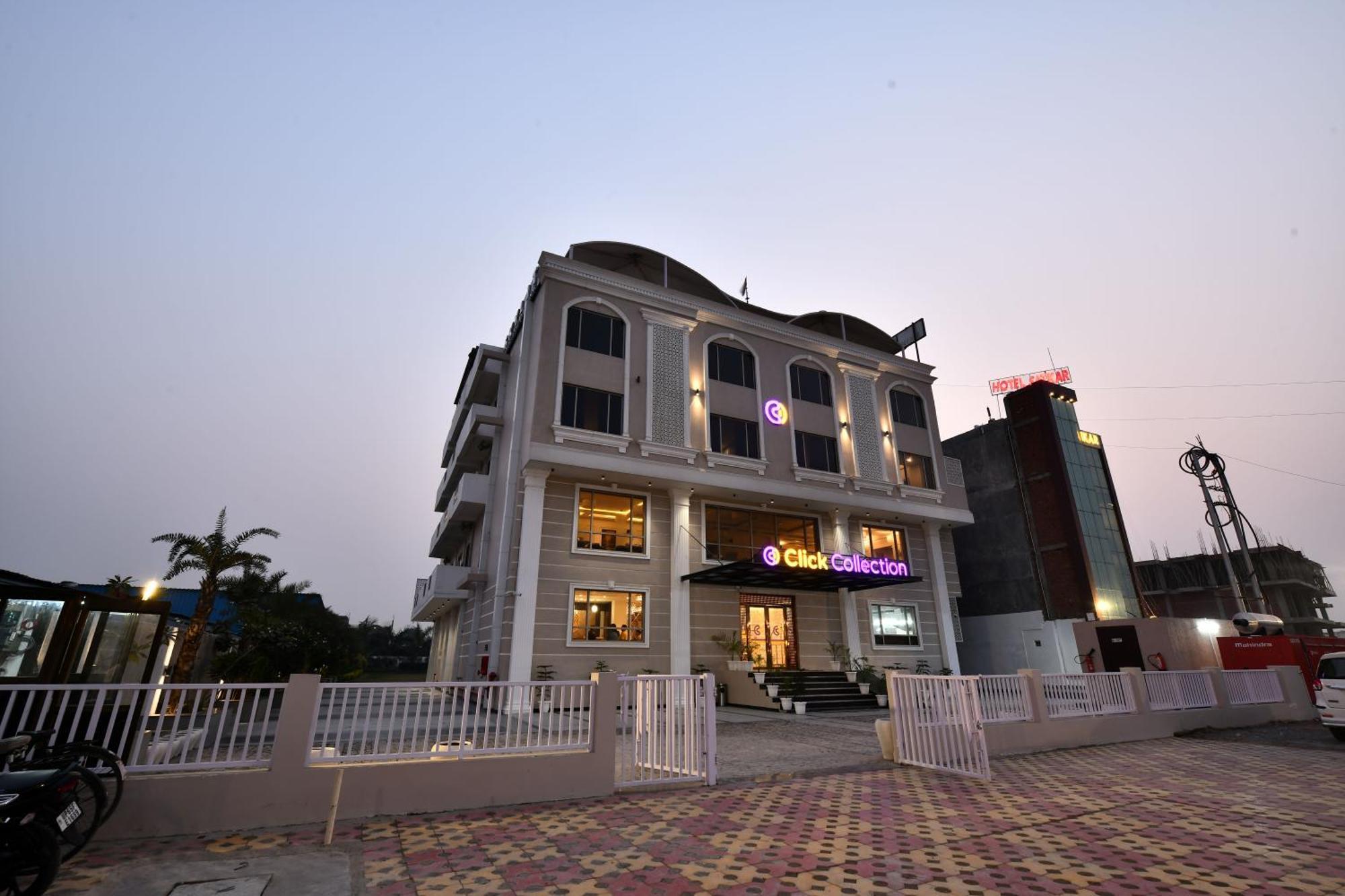 Click Collection Grand Gateway Varanasi Luaran gambar