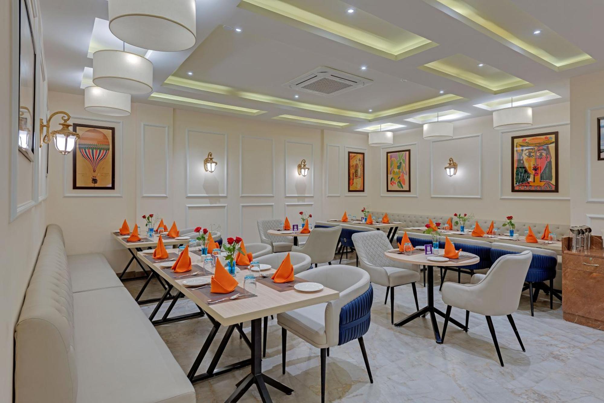 Click Collection Grand Gateway Varanasi Luaran gambar