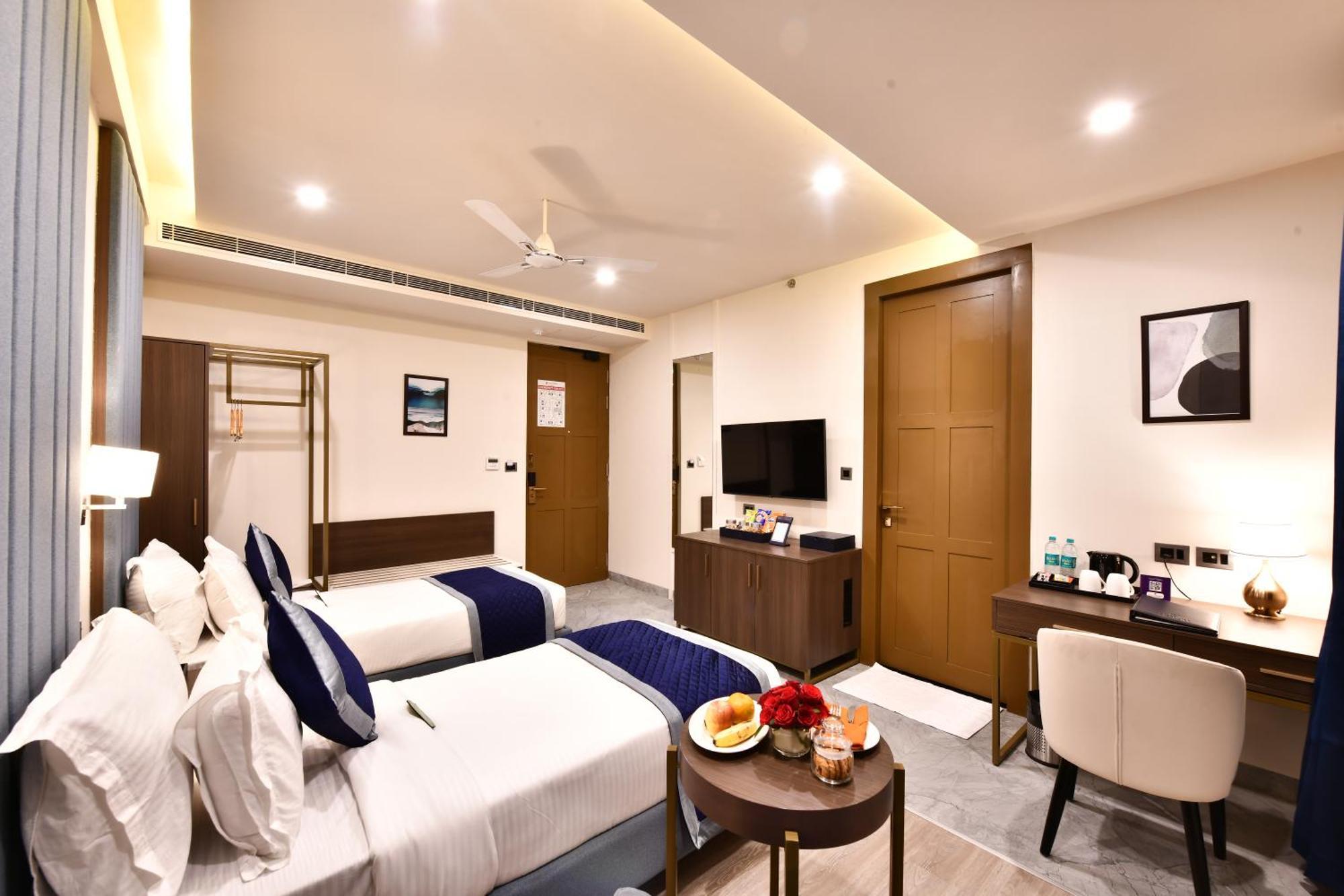 Click Collection Grand Gateway Varanasi Luaran gambar